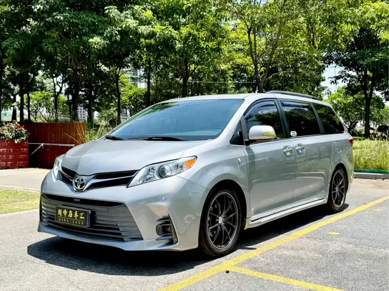 Toyota Sienna, 2018