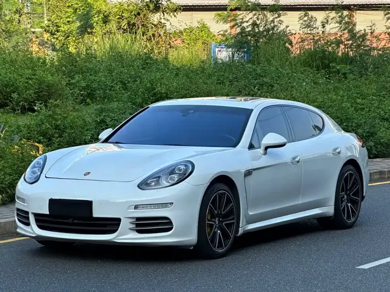 Porsche Panamera, 2015