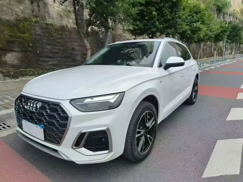 Audi Q5L, 2022
