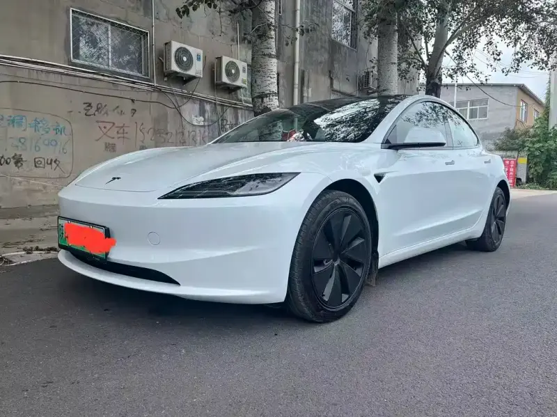 Tesla Model 3, 2026