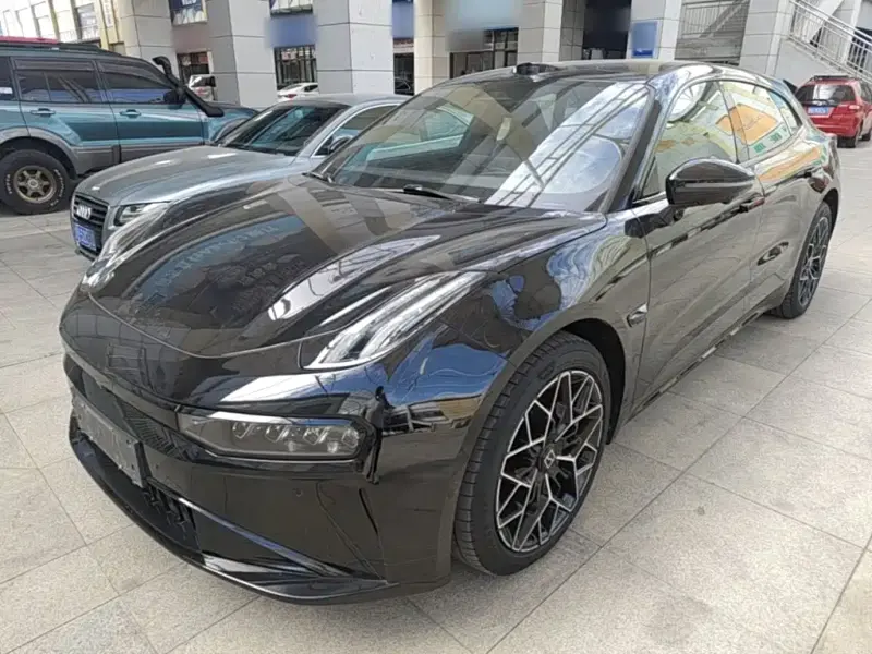 Zeekr 001, 2025