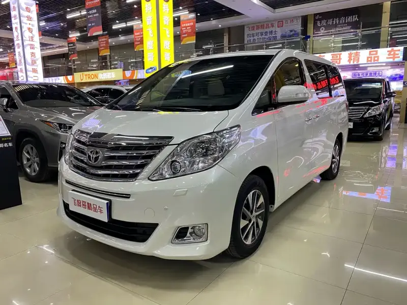 Toyota Alphard, 2015