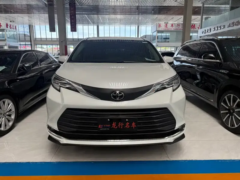 Toyota Sienna, 2025