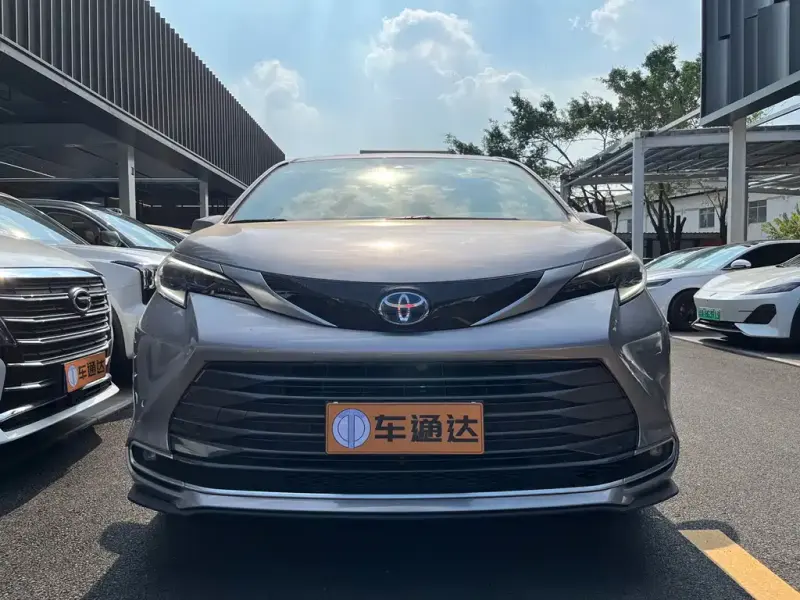 Toyota Sienna, 2023