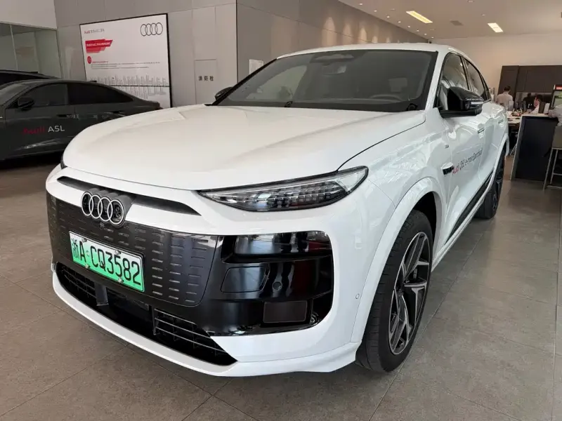 Audi Q6L Sportback e-tron, 2025