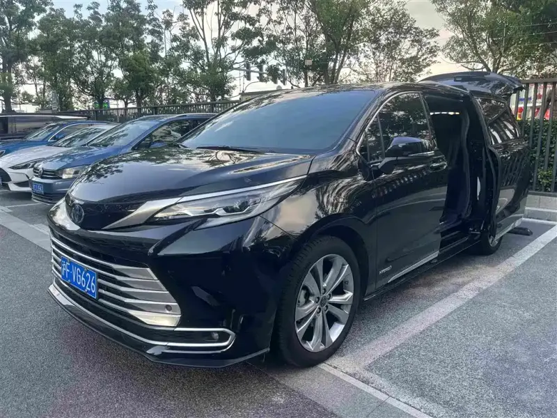 Toyota Sienna, 2023