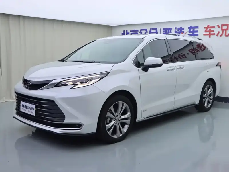 Toyota Sienna, 2025