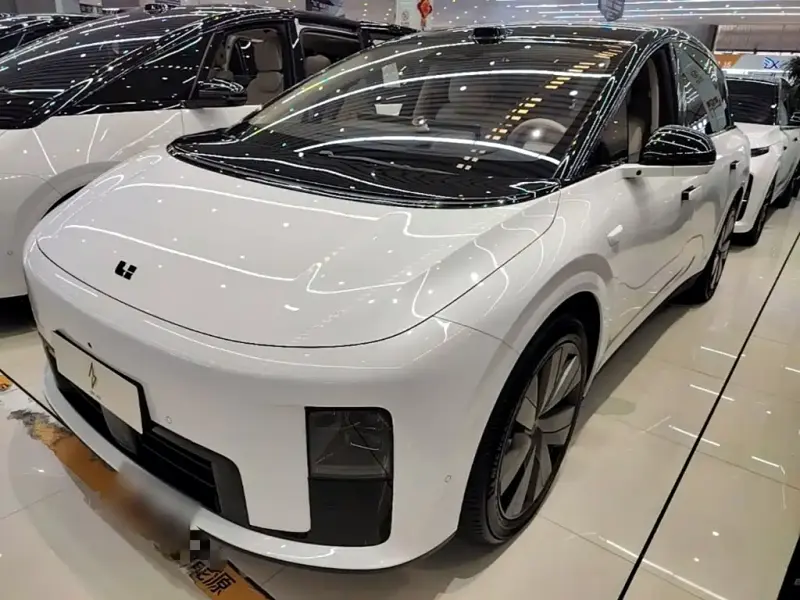 Li Auto Li i8, 2025