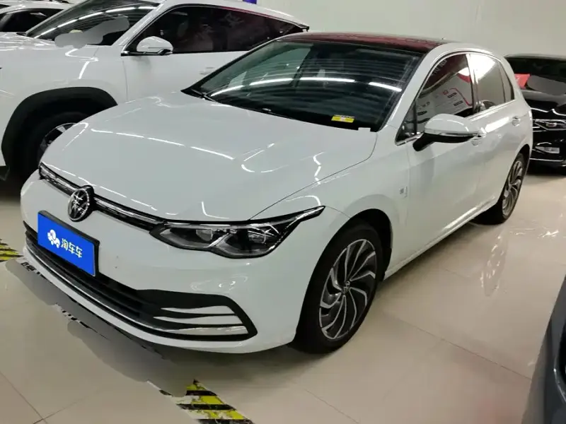 Volkswagen Golf, 2024