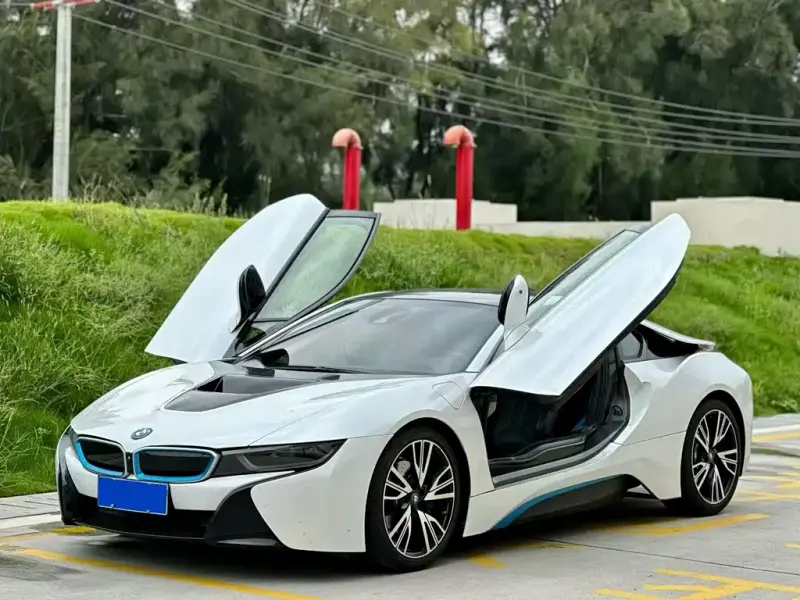 BMW i8, 2016