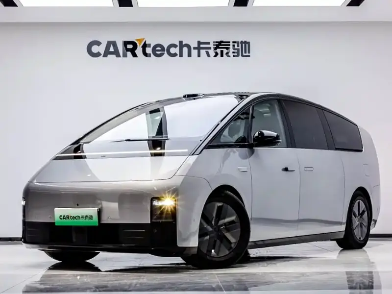 Li Auto Li MEGA, 2025