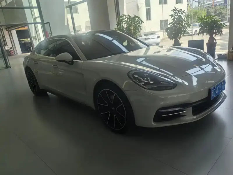 Porsche Panamera, 2019