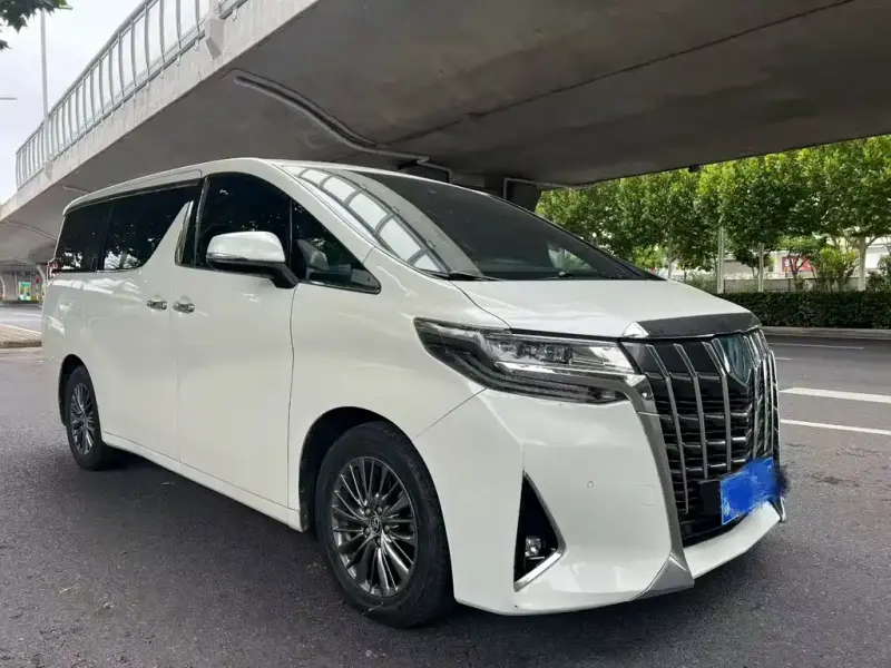 Toyota Alphard, 2022
