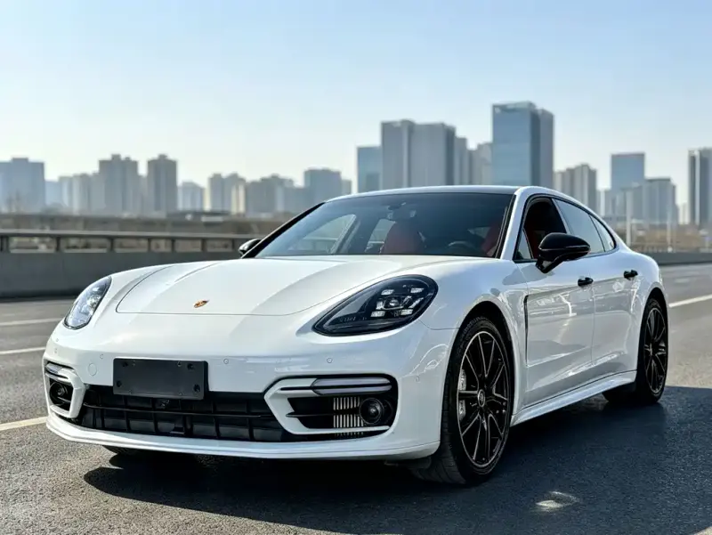 Porsche Panamera, 2023