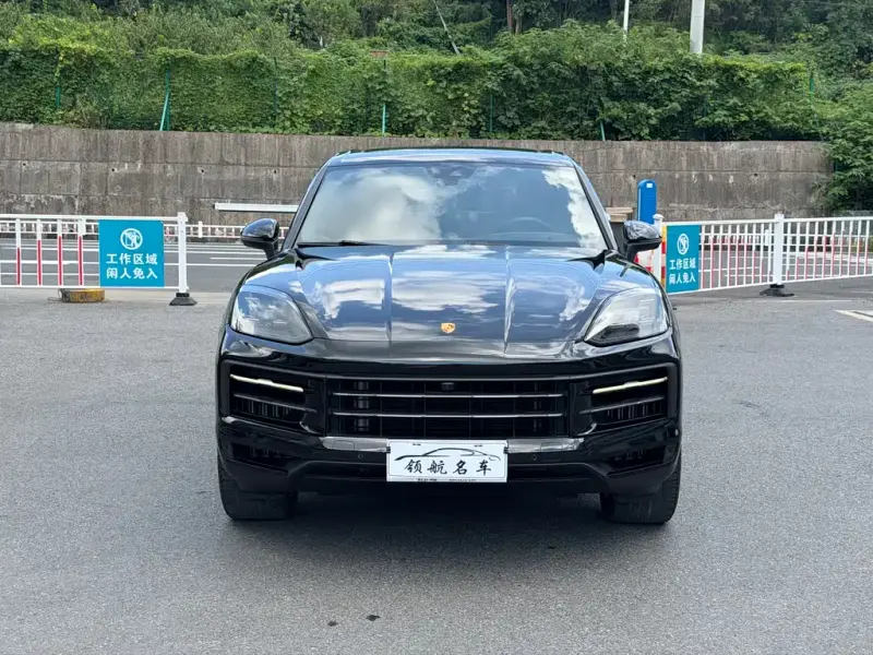 Porsche Cayenne, 2023