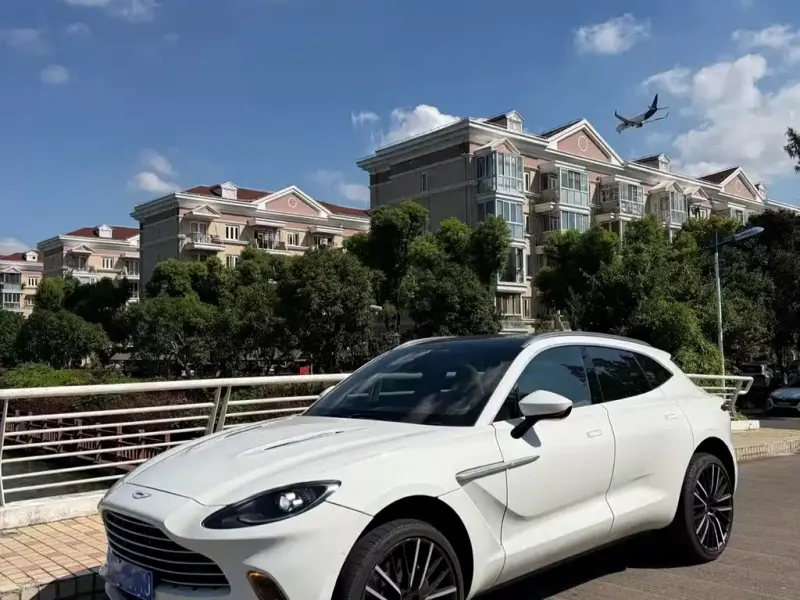 Aston Martin DBX, 2023