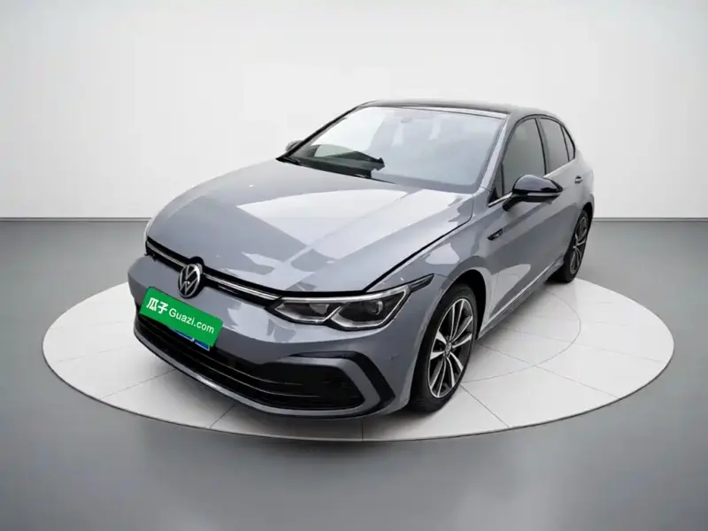 Volkswagen Golf, 2023
