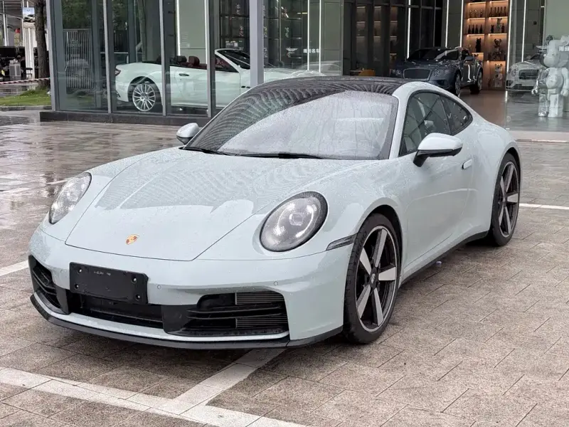 Porsche 911, 2025
