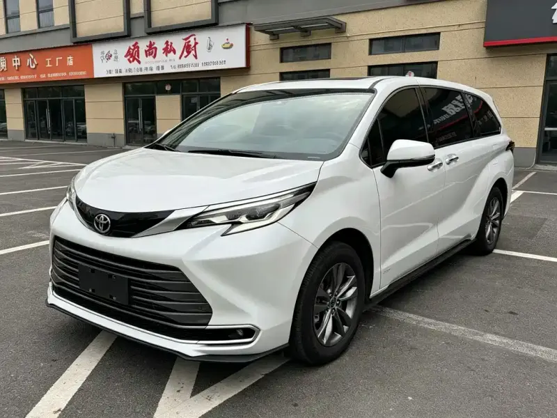 Toyota Sienna, 2025