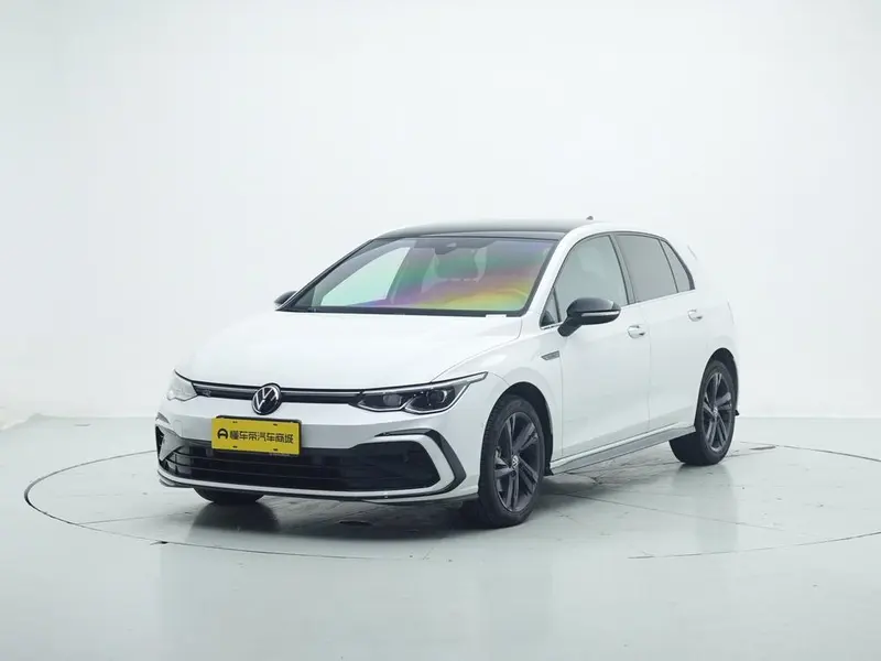 Volkswagen Golf, 2022