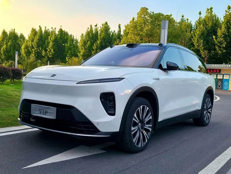 NIO ES8, 2024