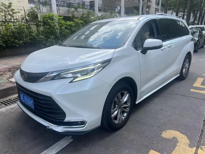 Toyota Sienna, 2024