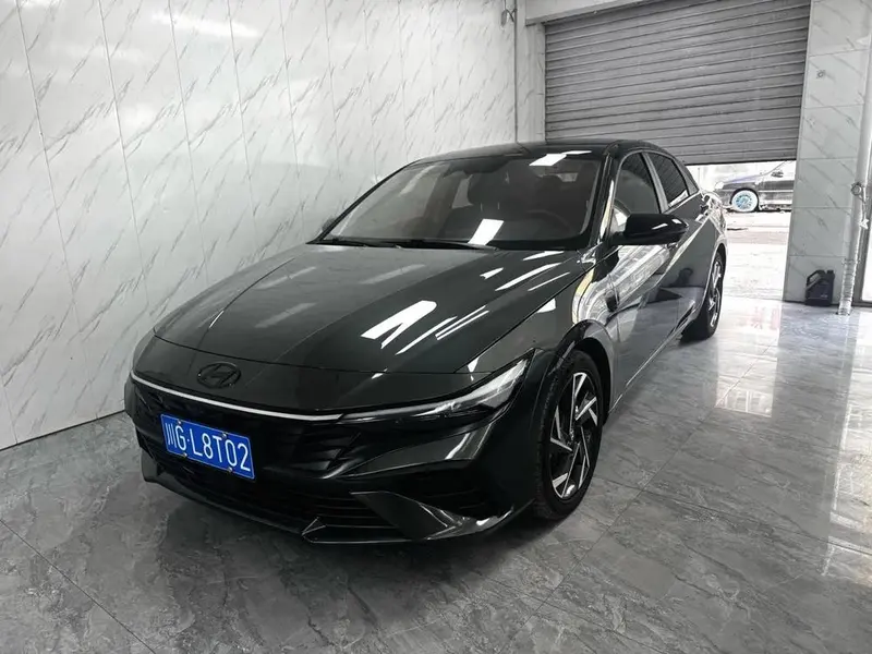 Hyundai Elantra, 2023