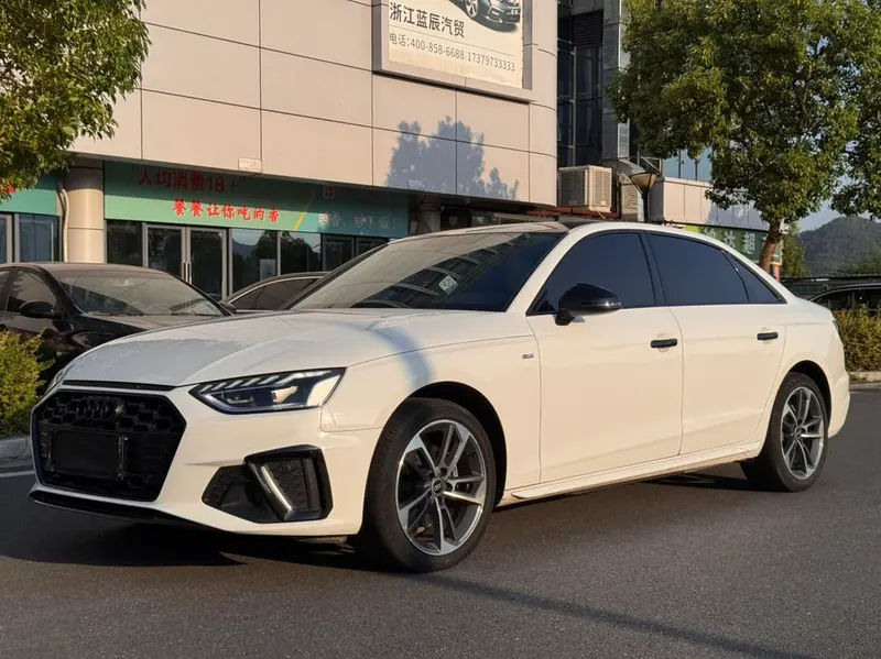Audi A4L, 2022