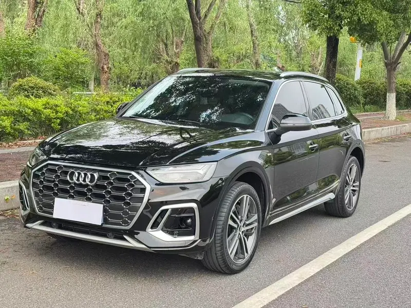 Audi Q5L, 2022