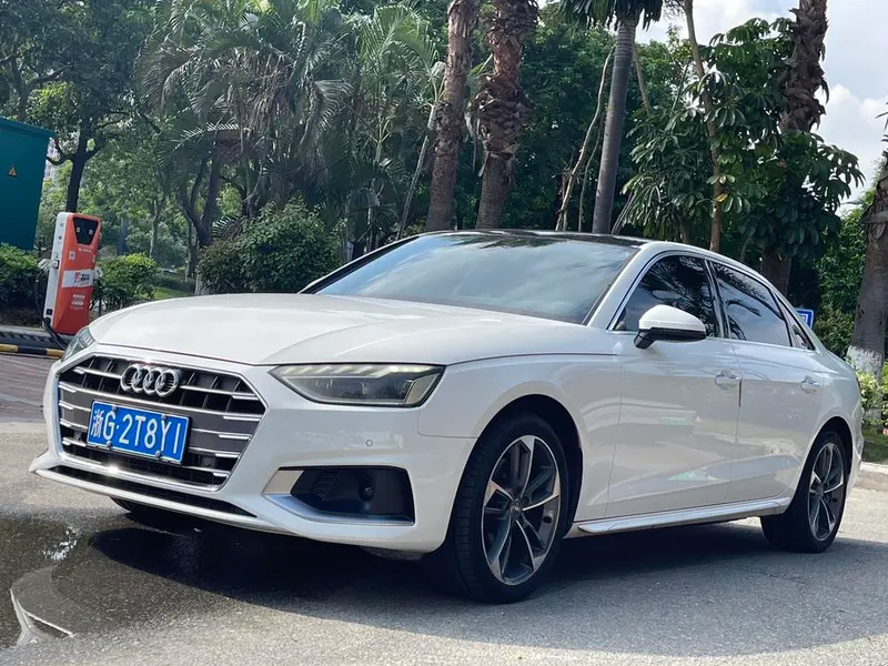 Audi A4L, 2020