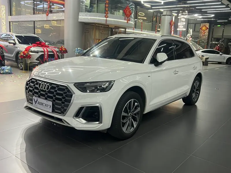 Audi Q5L, 2022