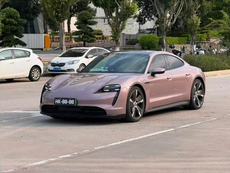 Porsche Taycan, 2020