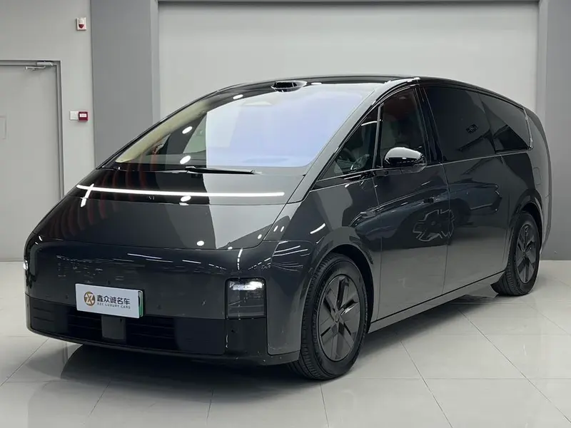 Li Auto MEGA, 2025