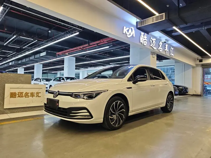 Volkswagen Golf, 2023