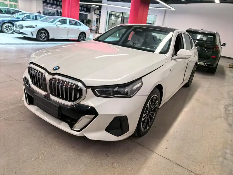 BMW 5-Series, 2025