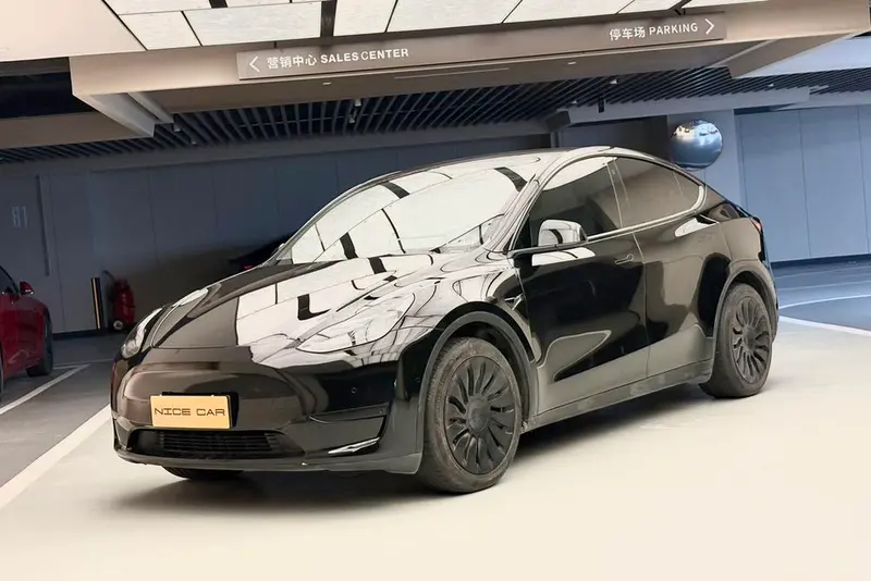 Tesla Model Y, 2022