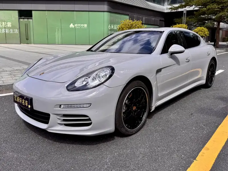 Porsche Panamera, 2016