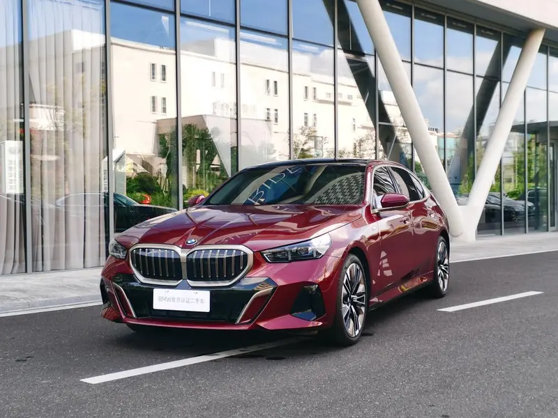 BMW 5-Series, 2024