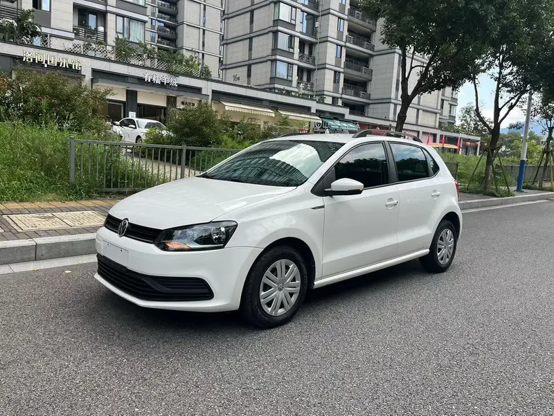 Volkswagen Polo 1.4L Auto Style Version, 2016 — фото 1