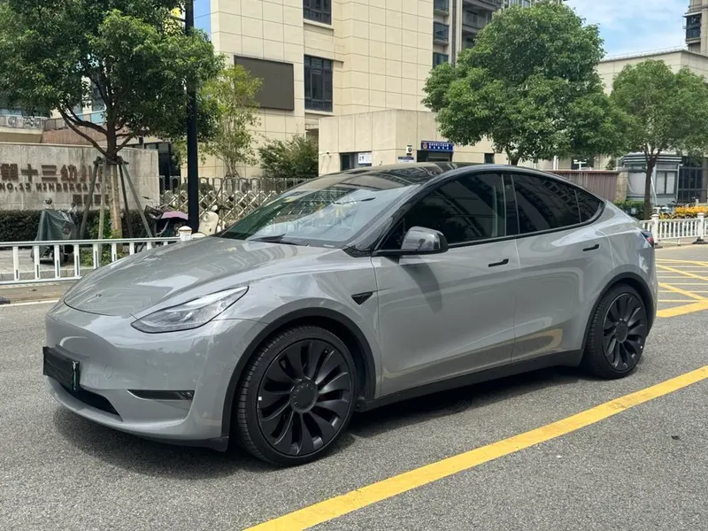 Tesla Model Y, 2022