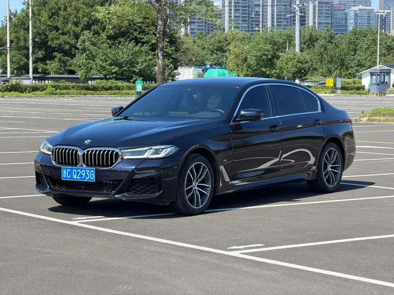 BMW 5-Series, 2022