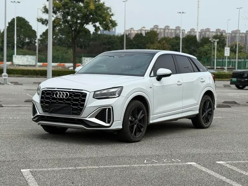 Audi Q2L, 2022