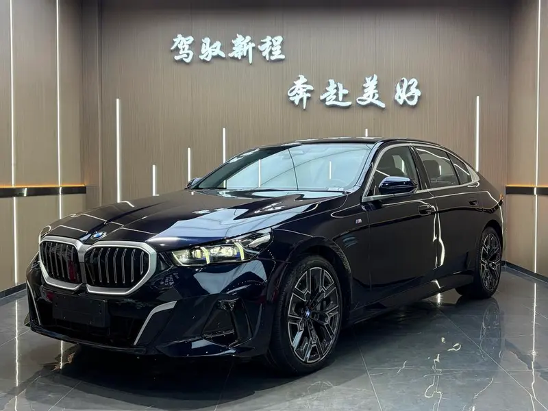 BMW 5-Series, 2025