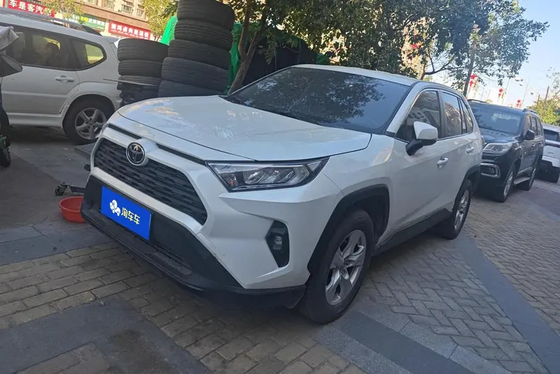 Toyota RAV4, 2023