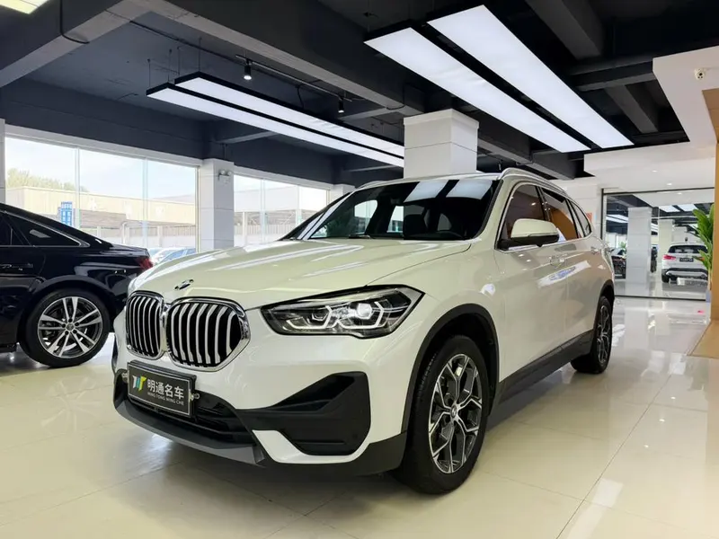 BMW X1 sDrive25Li Leading Version, 2022 — фото 1