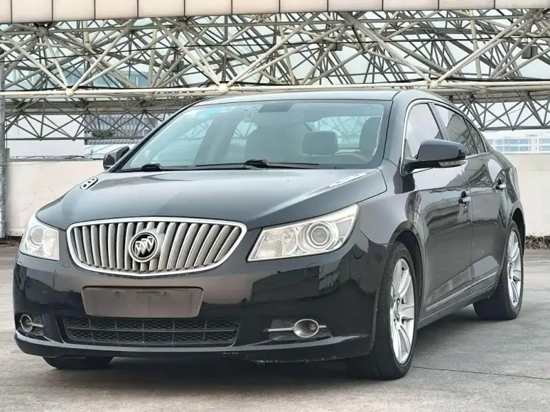 Buick LaCrosse, 2012