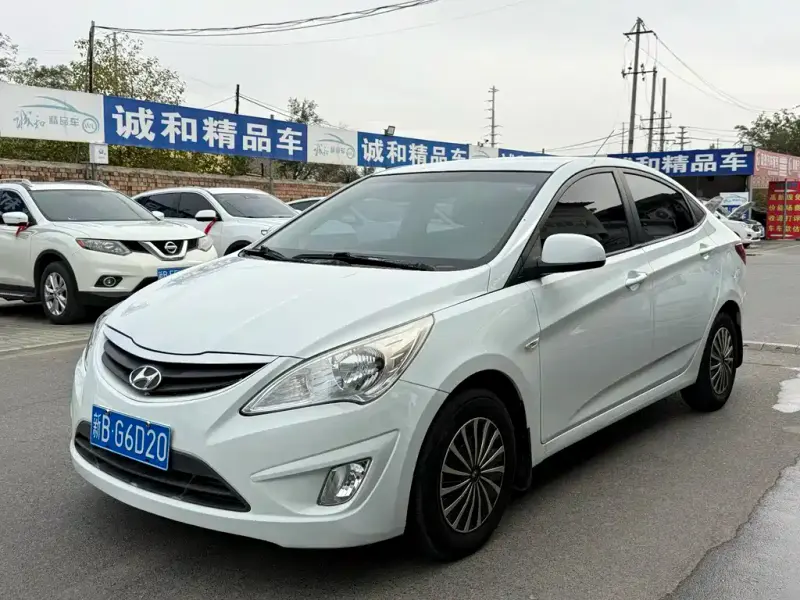 Hyundai Verna, 2013