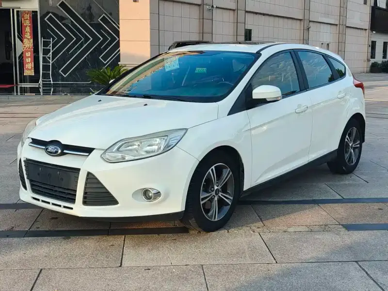 Ford Focus Ford Focus 2012 Hatchback 1.6L Auto Elegant Type, 2013 — фото 1
