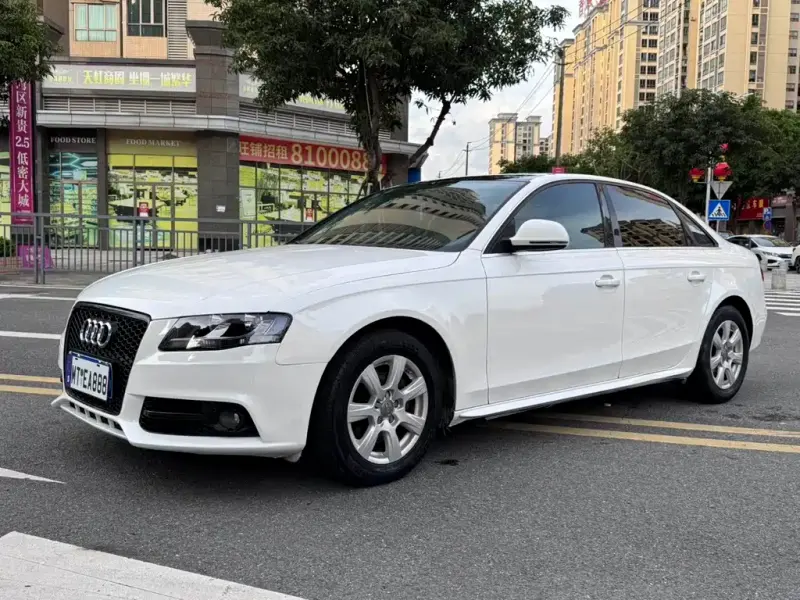 Audi A4L, 2012
