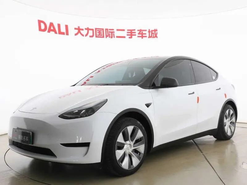 Tesla Model Y, 2022